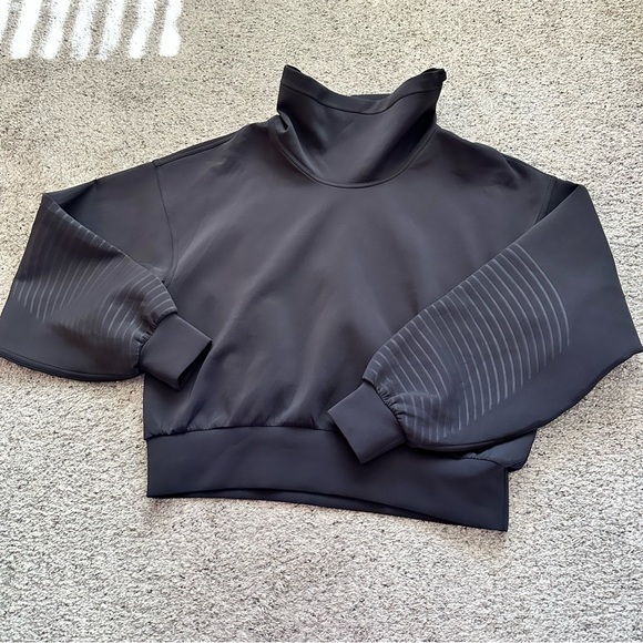 lululemon athletica Black Long Sleeve - Picture 5 of 11